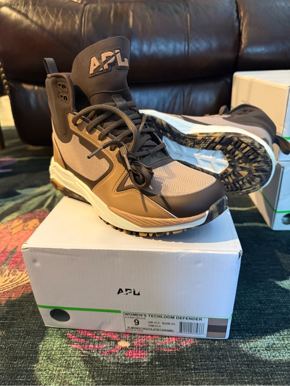 NIB APL Techloom Defender Sneakers Shoes Hiking Size 9 Women’s 9 Carmel/Brown
